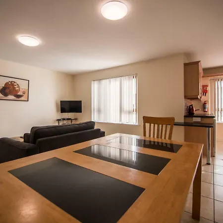 Donegan Court Апарт-отель Голуэй